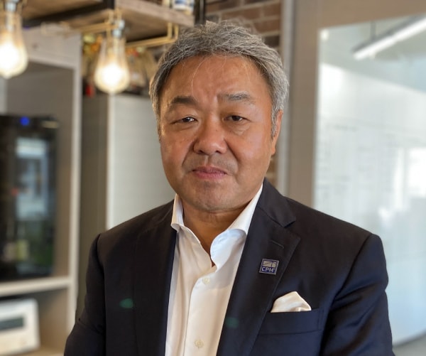 右手 盛賢富